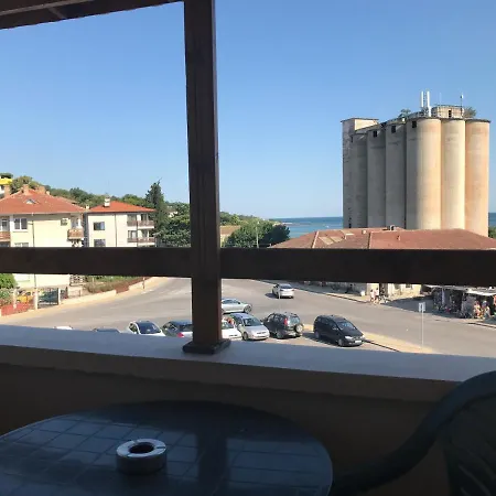 Miramar 8