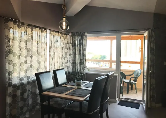 Apartment Miramar 8 *